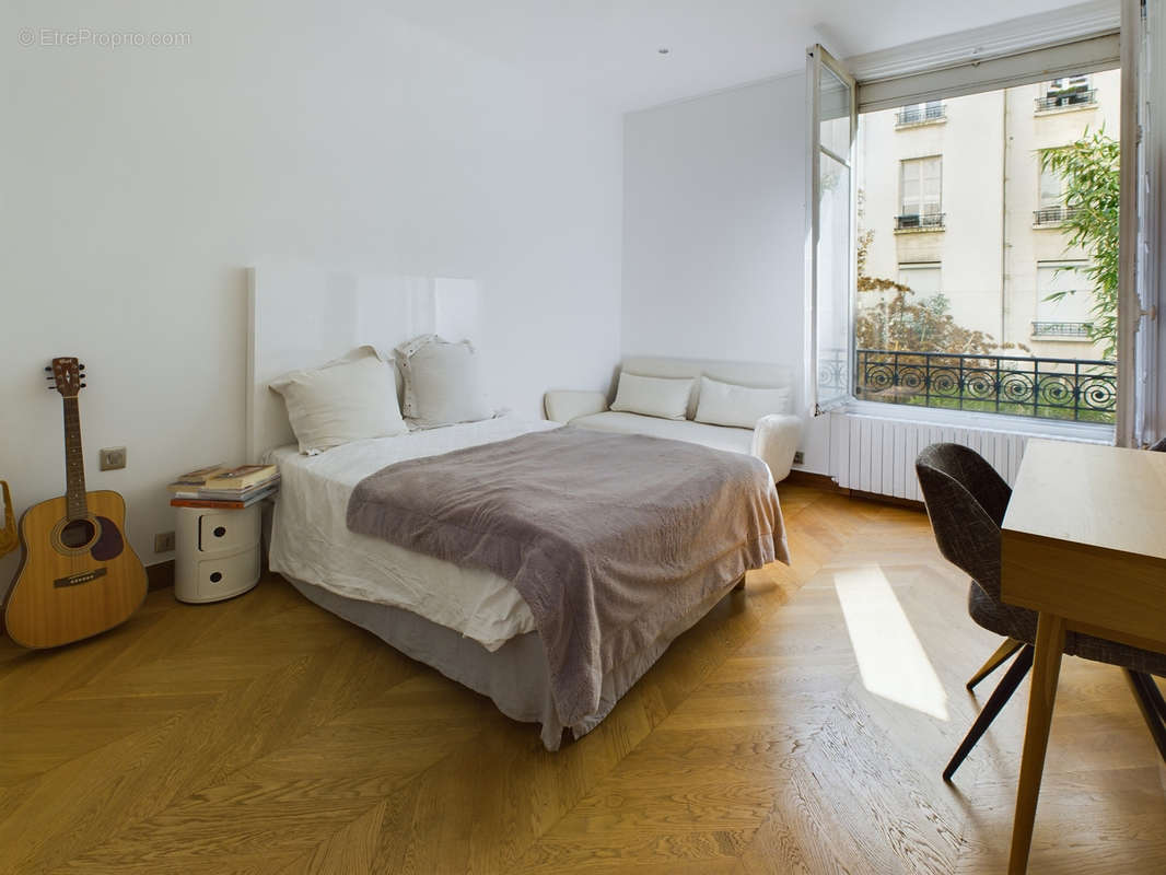 Appartement à PARIS-7E