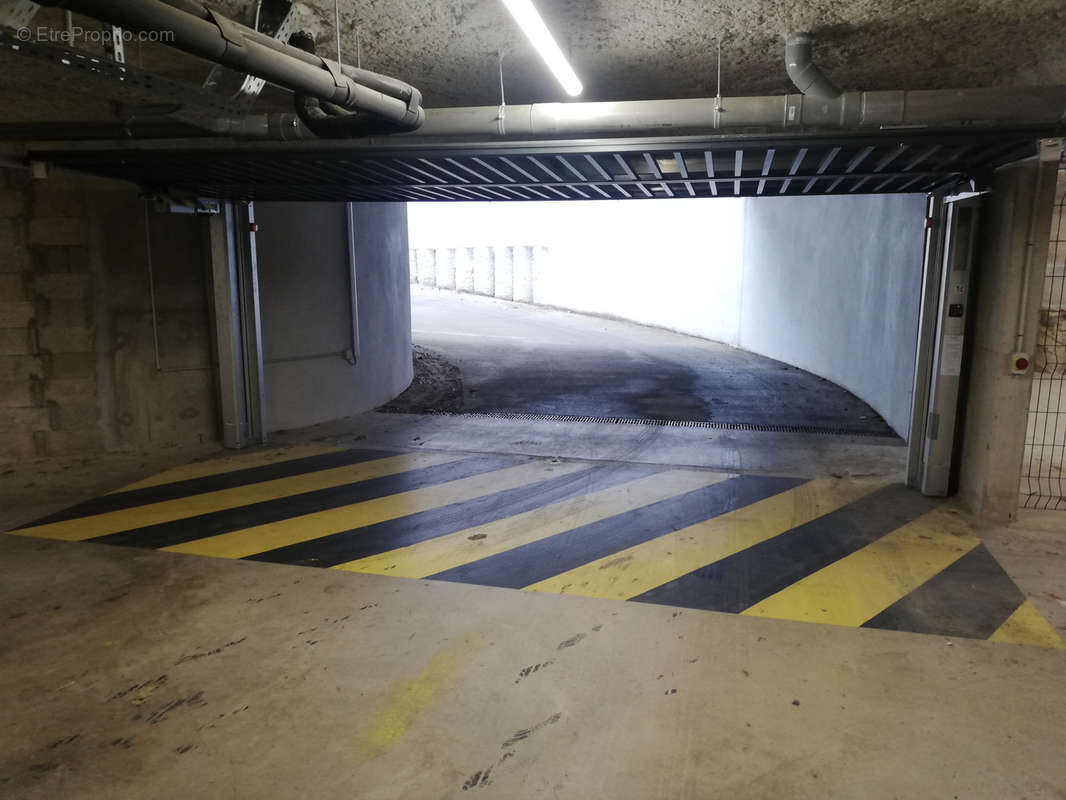 Parking à TOURNEFEUILLE