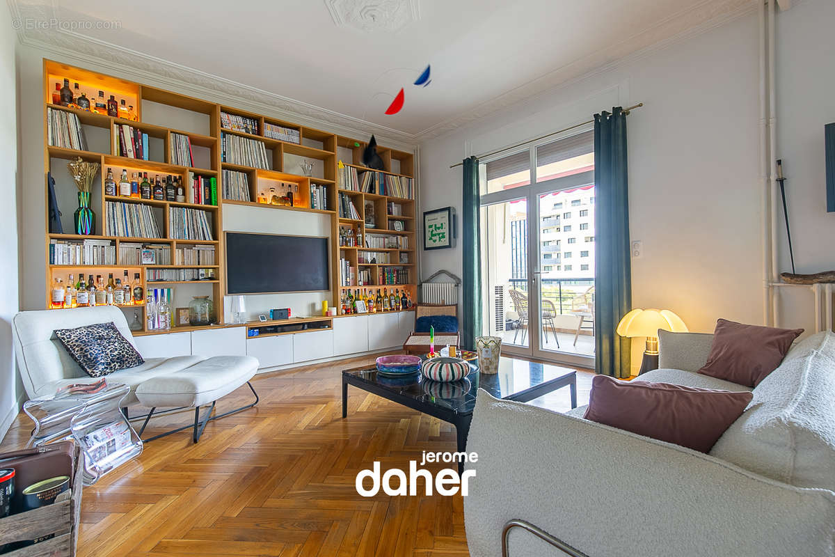 Appartement à MARSEILLE-8E