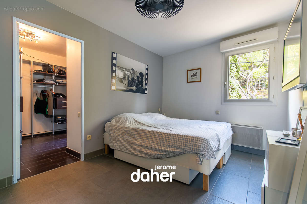 Appartement à MARSEILLE-7E