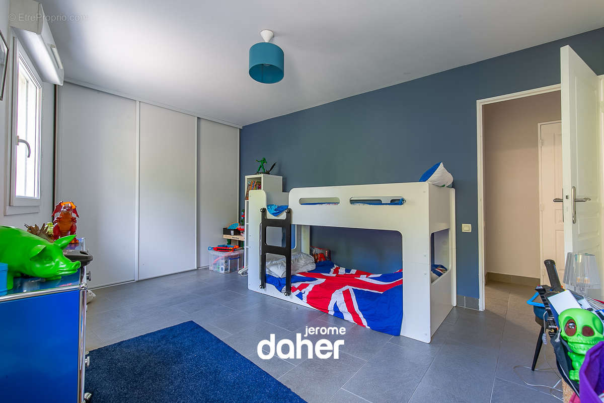 Appartement à MARSEILLE-7E