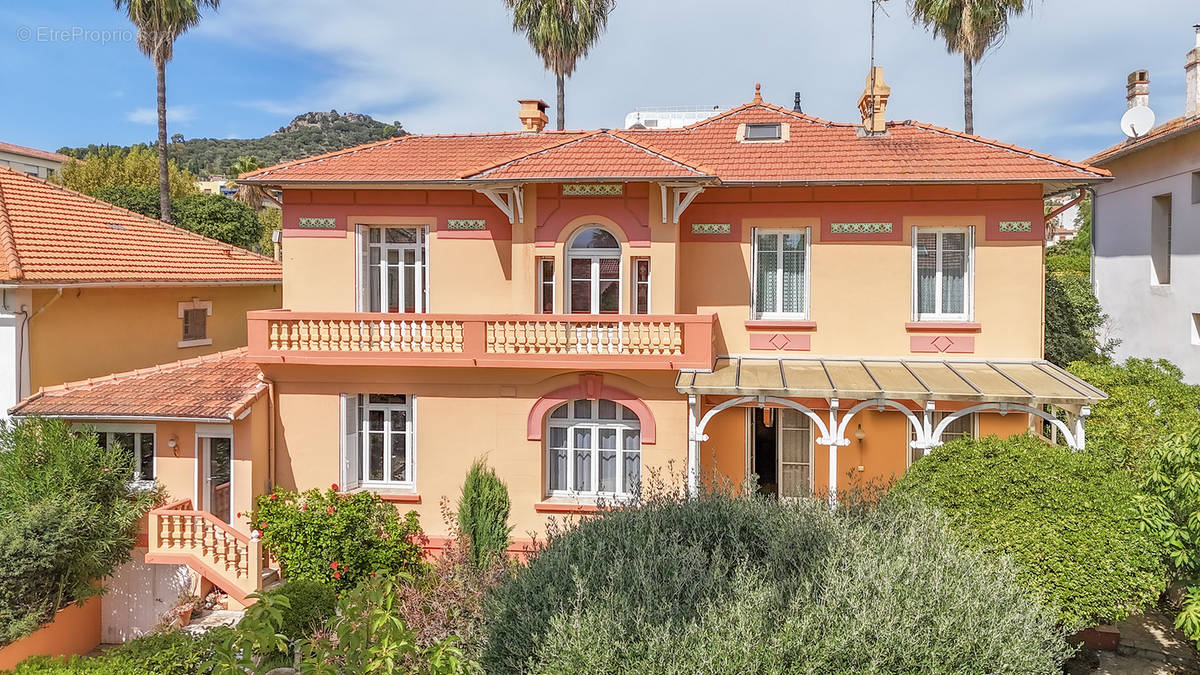 Maison à HYERES