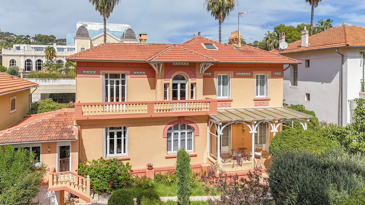 Maison à HYERES