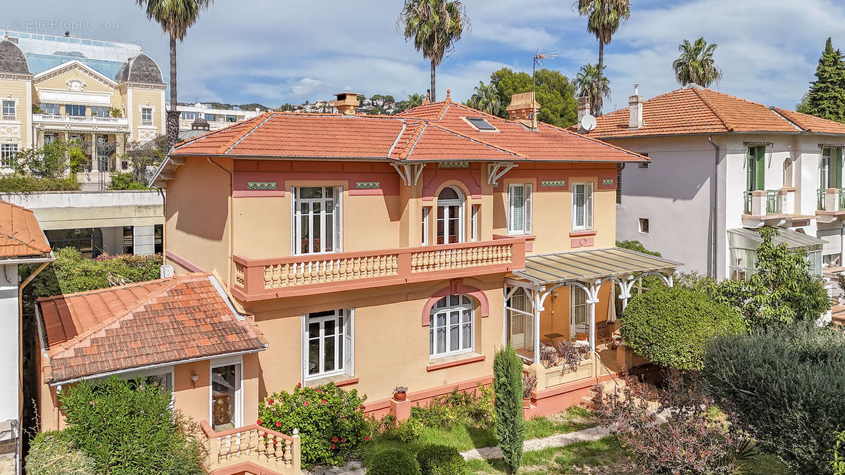 Maison à HYERES