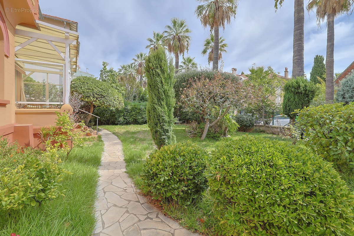 Maison à HYERES