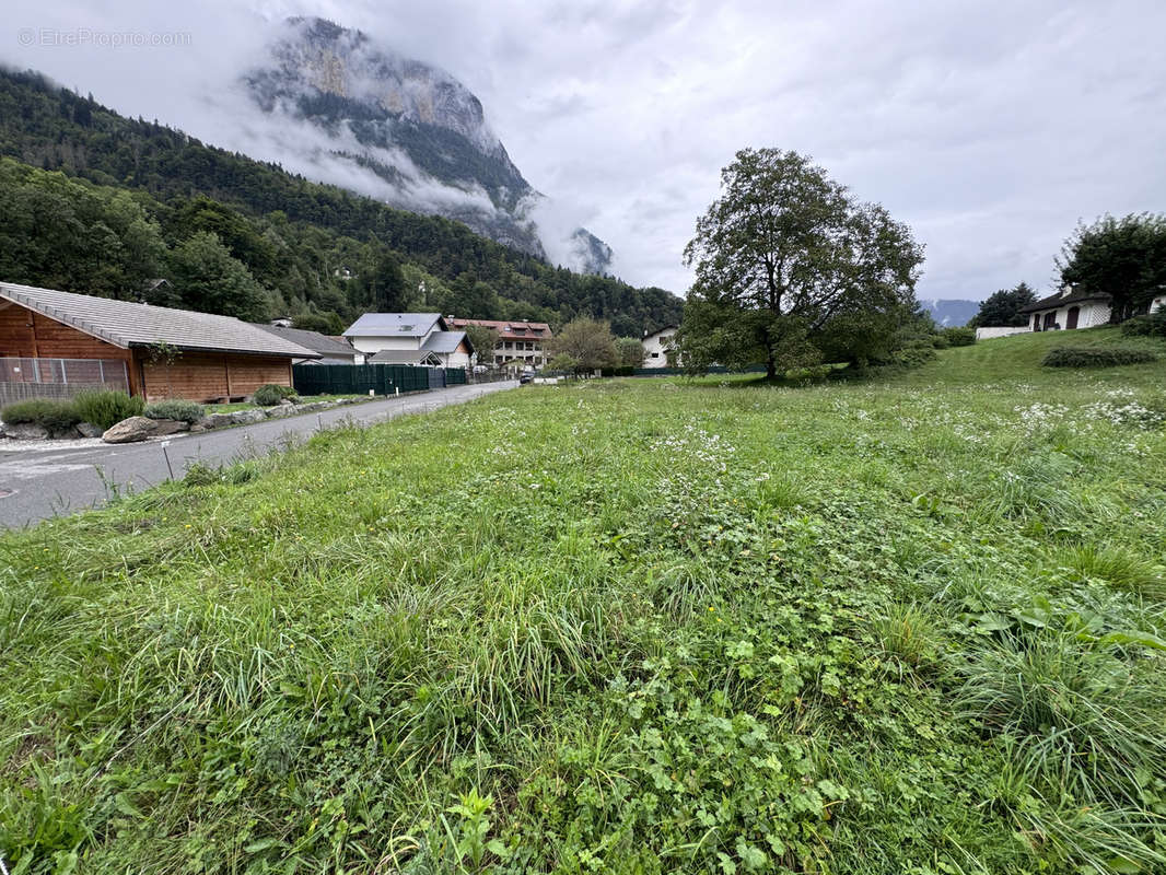 Terrain à MAGLAND