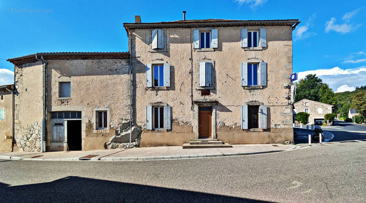 Maison à SAINT-SALVY-DE-LA-BALME