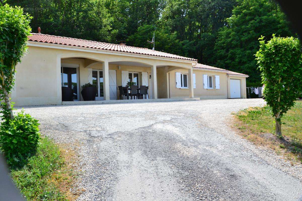 Maison à PUY-L&#039;EVEQUE