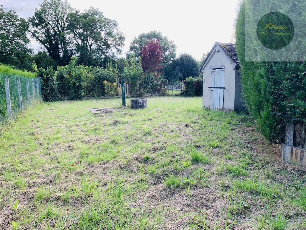 Terrain à LORREZ-LE-BOCAGE-PREAUX