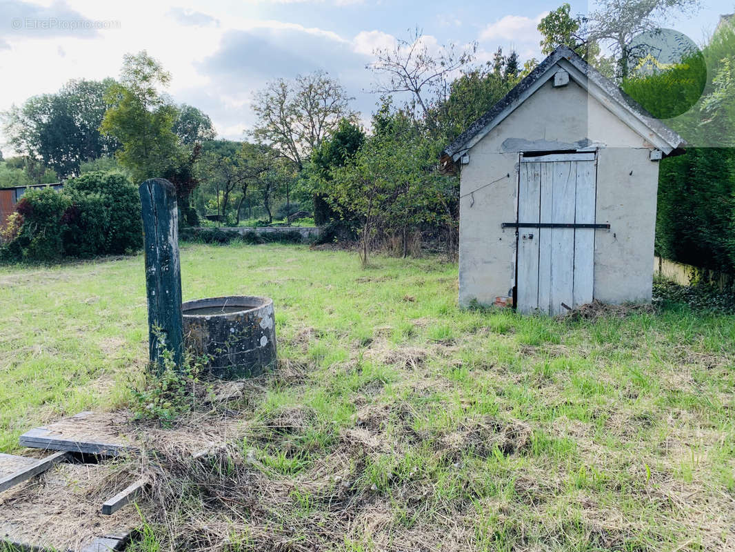 Terrain à LORREZ-LE-BOCAGE-PREAUX