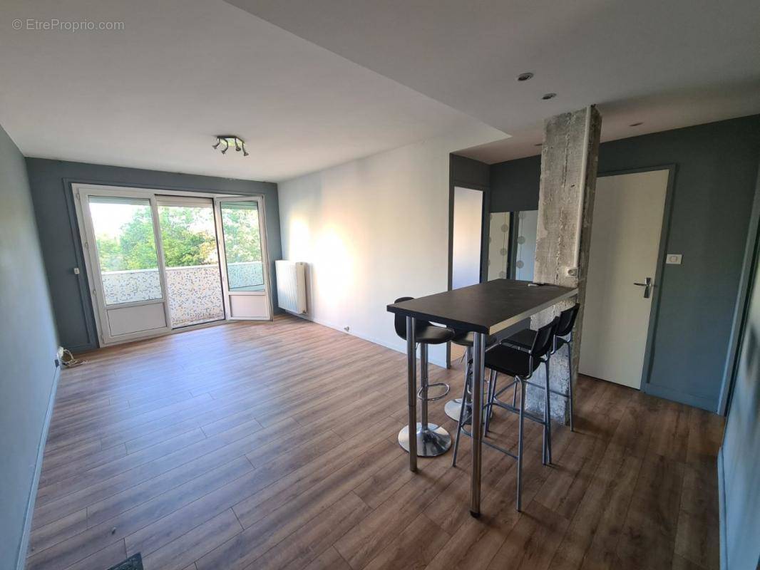 Appartement à SAINT-ETIENNE