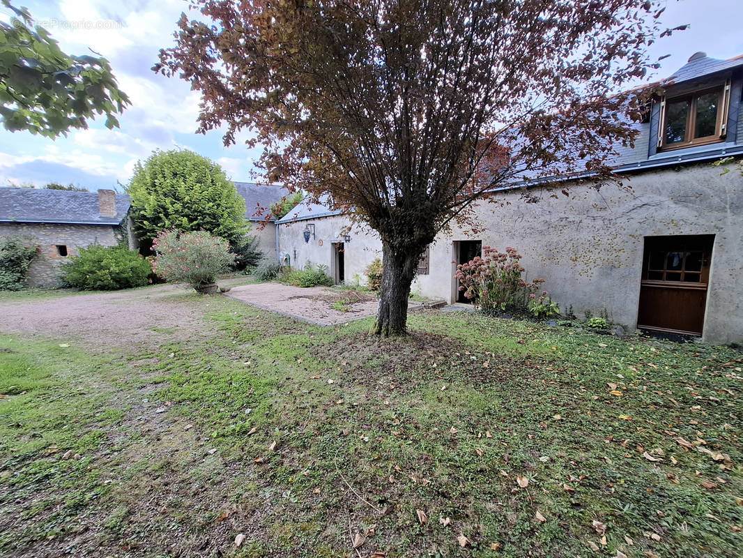 Maison à SAINT-LEGER-DES-BOIS