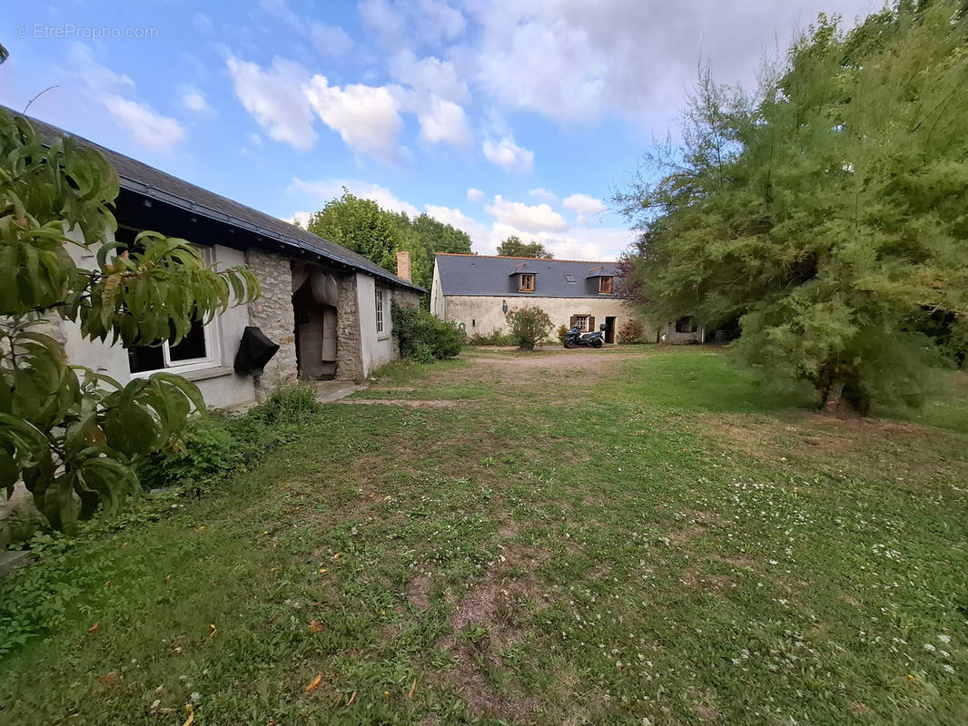 Maison à SAINT-LEGER-DES-BOIS