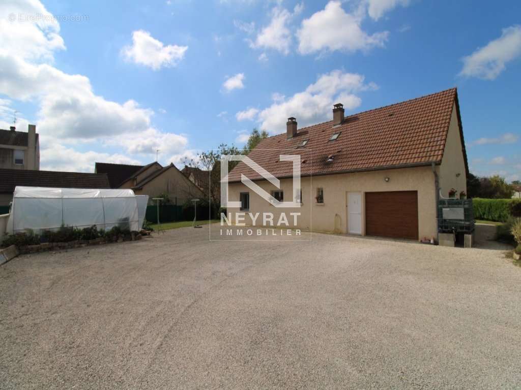 Maison à SAINT-MARTIN-EN-BRESSE