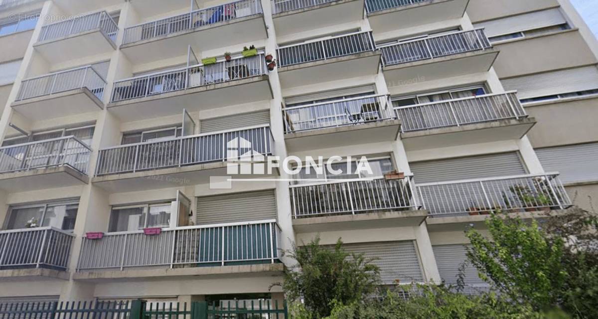 Parking à PARIS-20E