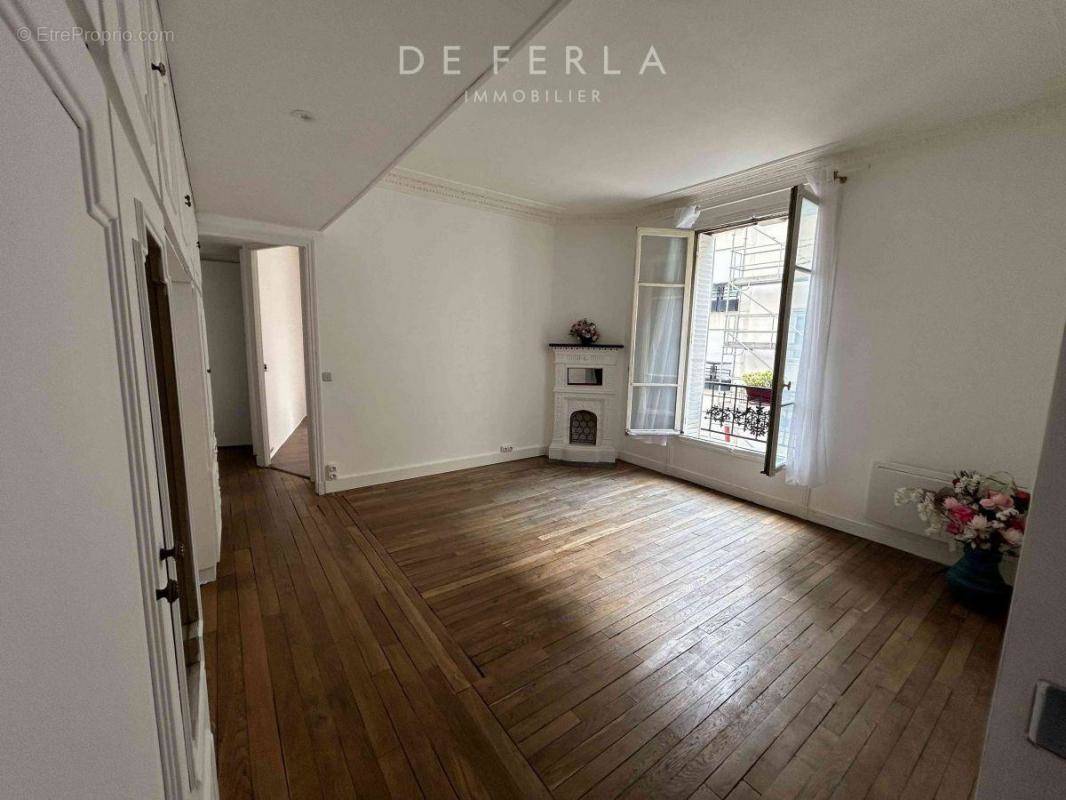 Appartement à PARIS-15E