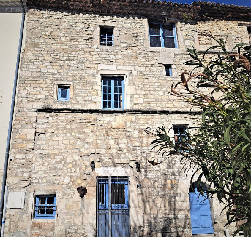 Maison à BARJAC