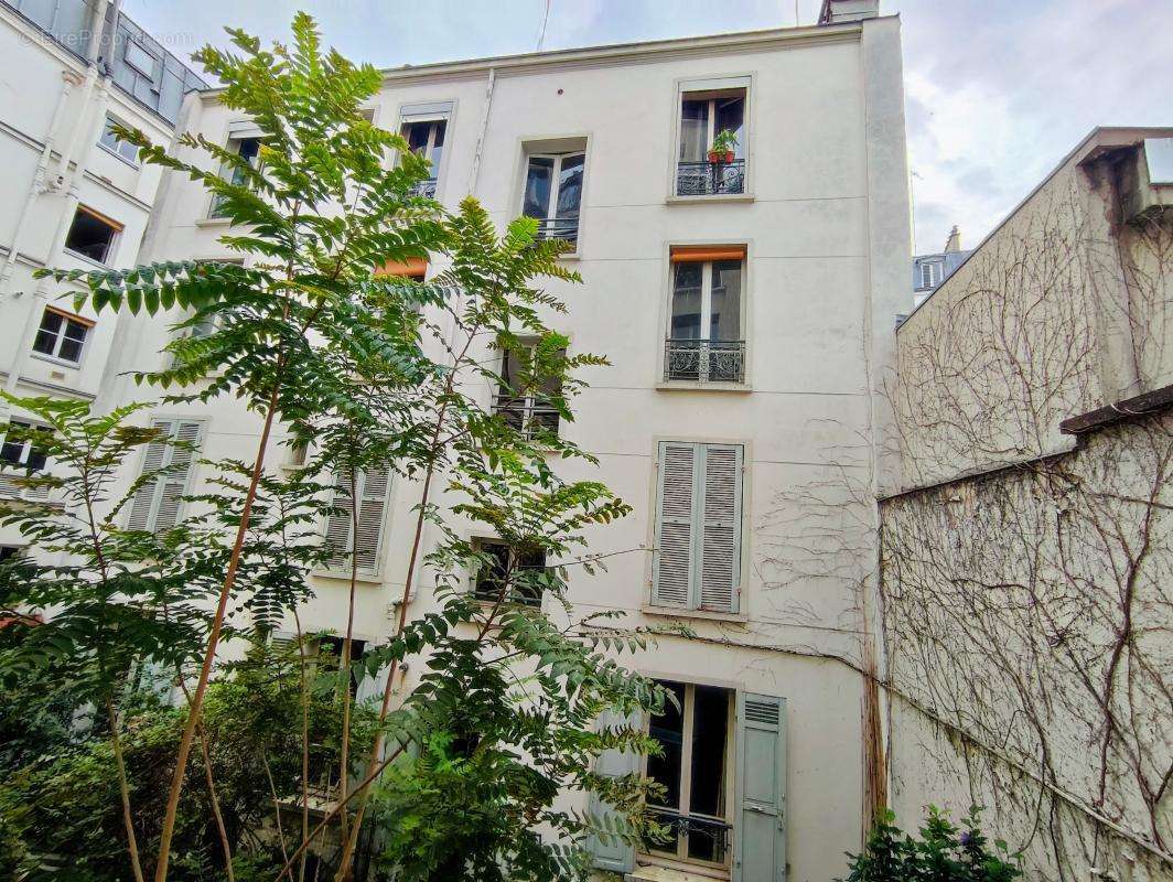 Appartement à PARIS-18E