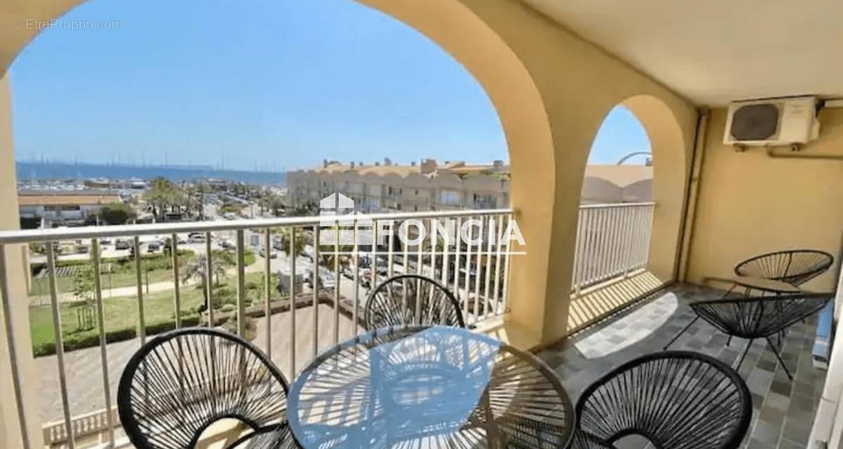 Appartement à HYERES