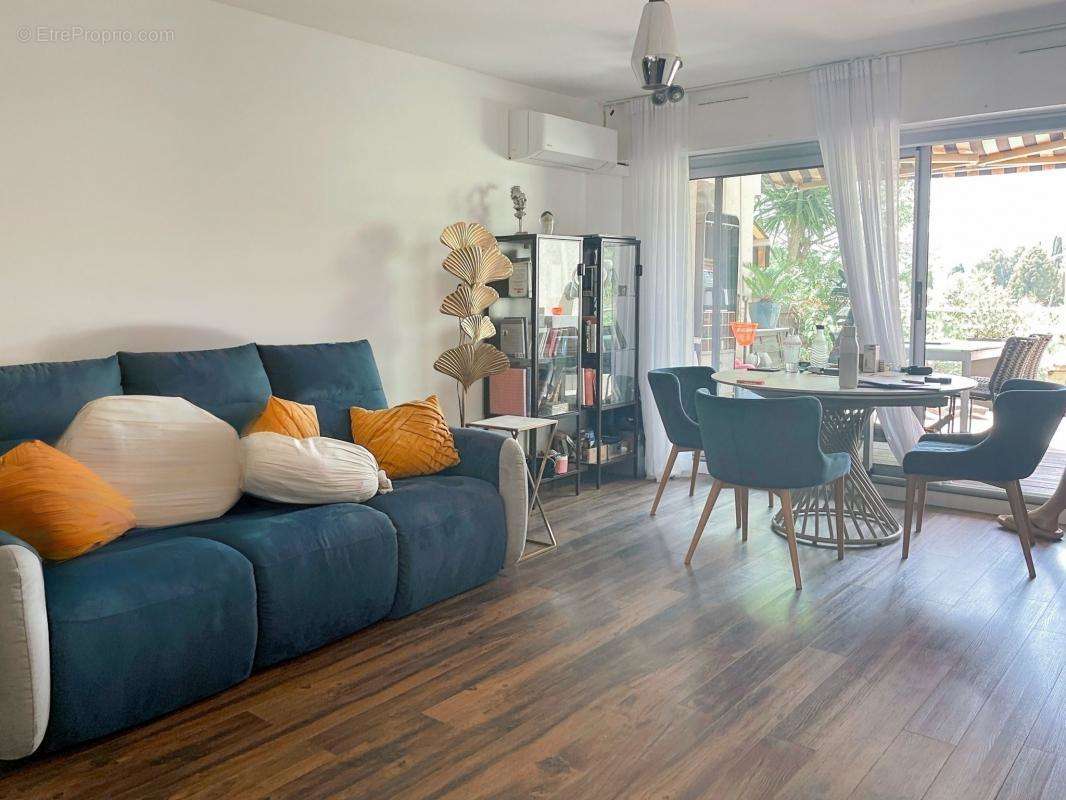 Appartement à HYERES