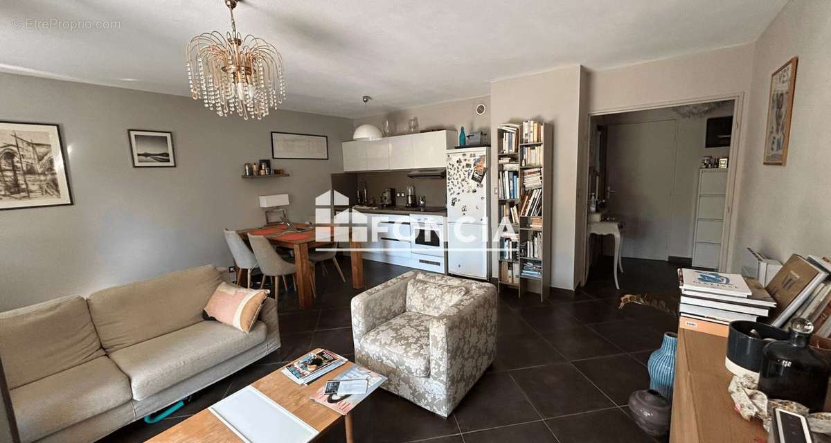 Appartement à VILLENEUVE-LES-AVIGNON