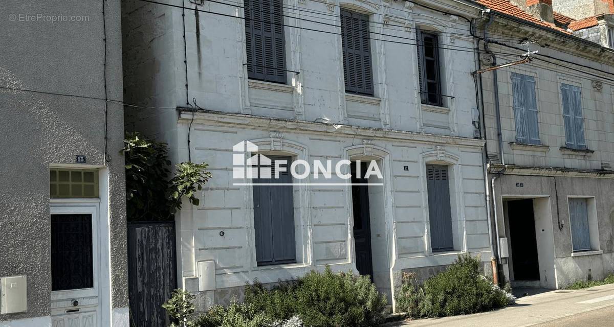 Maison à CHATELLERAULT