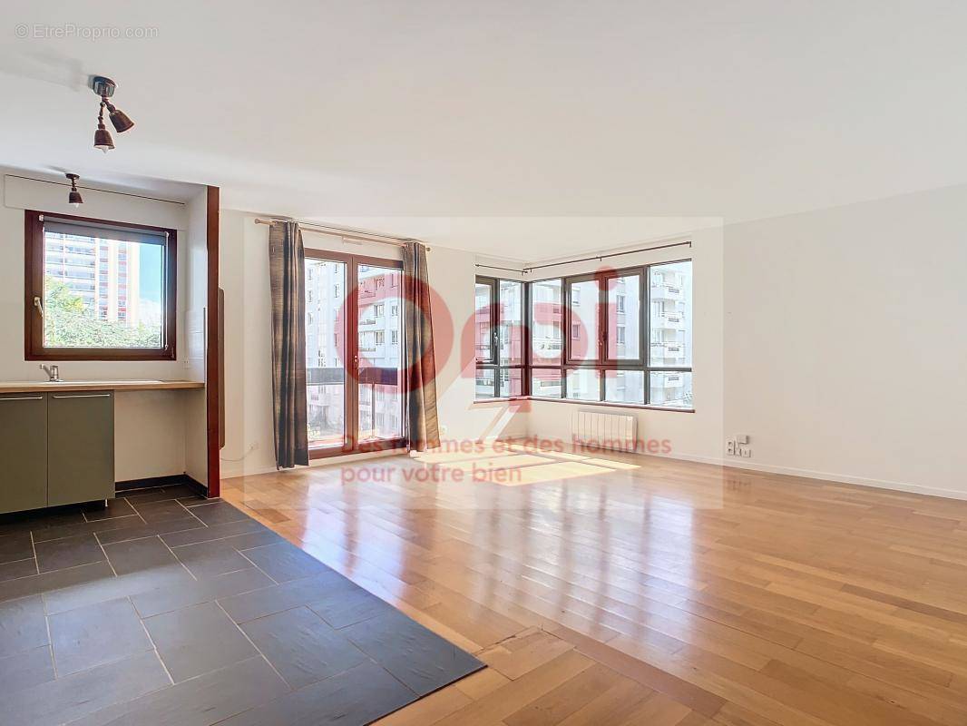 Appartement à ISSY-LES-MOULINEAUX