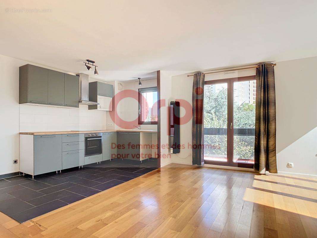 Appartement à ISSY-LES-MOULINEAUX