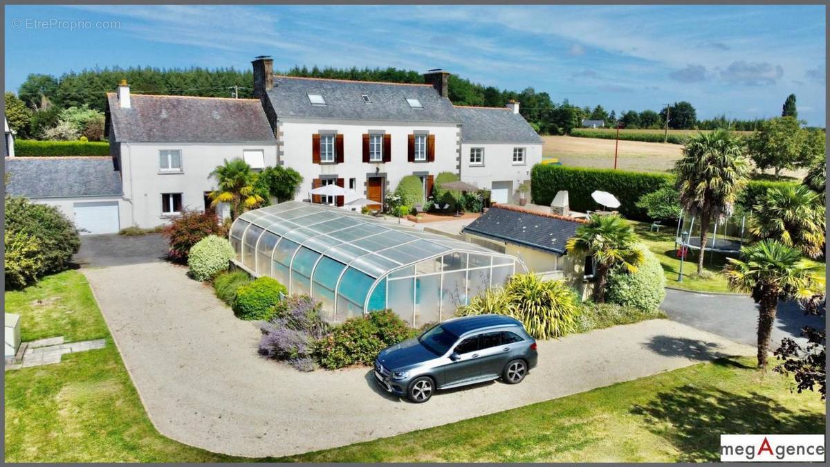 Maison à ROZ-LANDRIEUX