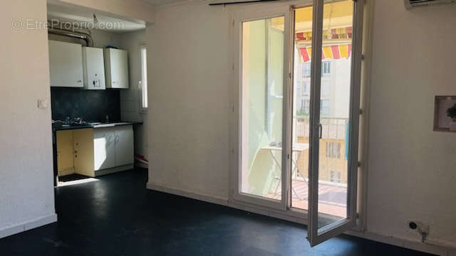 Appartement à MARSEILLE-3E