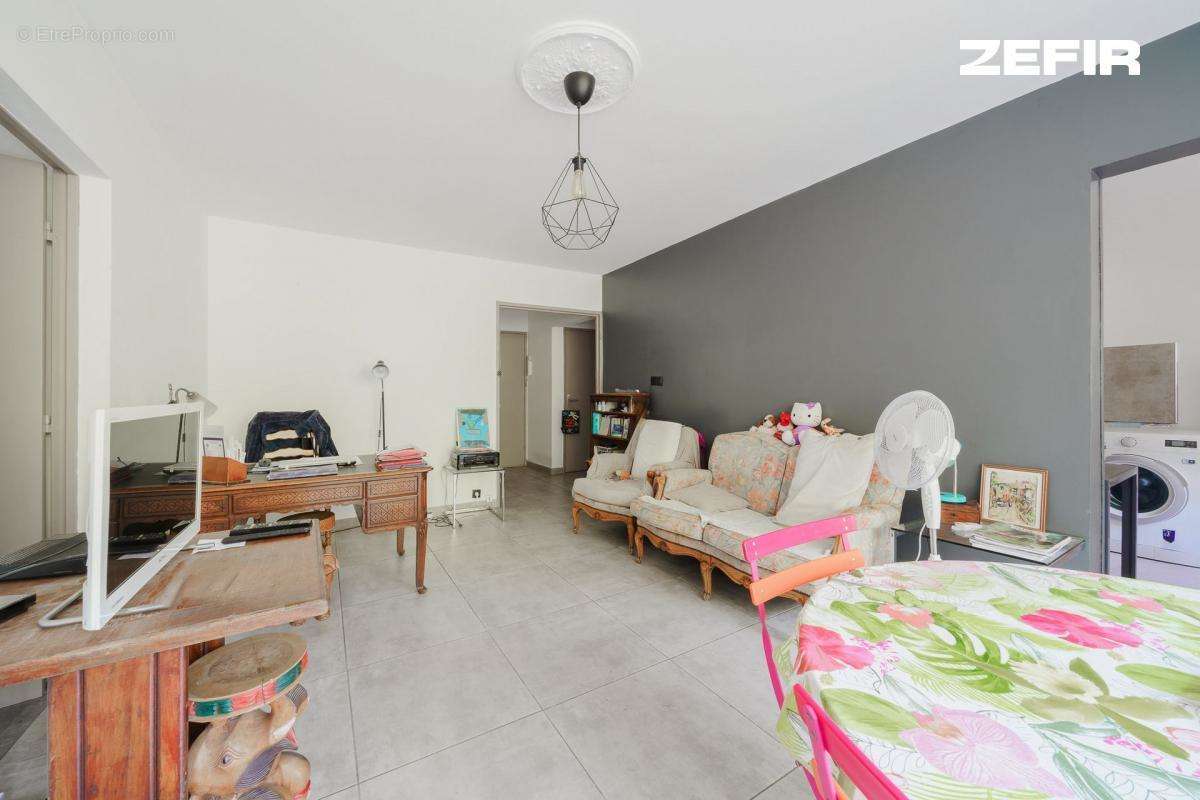 Appartement à MARSEILLE-9E