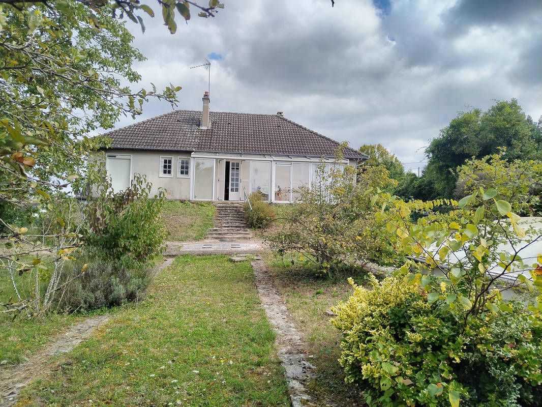 Maison à LA CHARITE-SUR-LOIRE