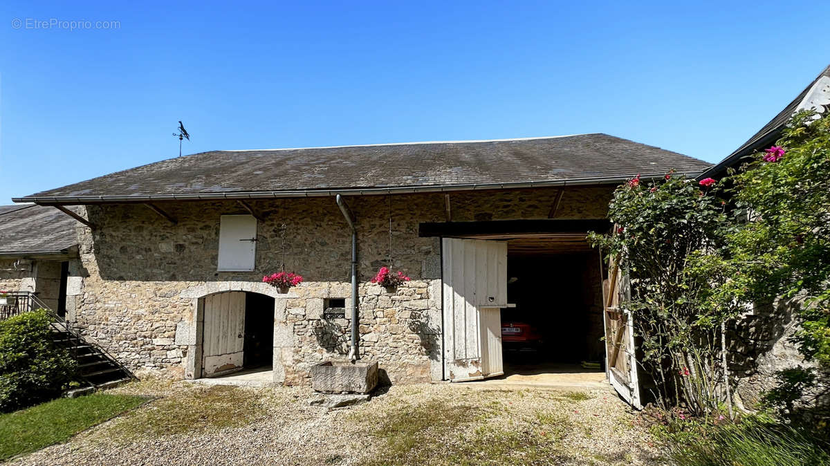 Maison à SAINT-MARTIN-DU-PUY