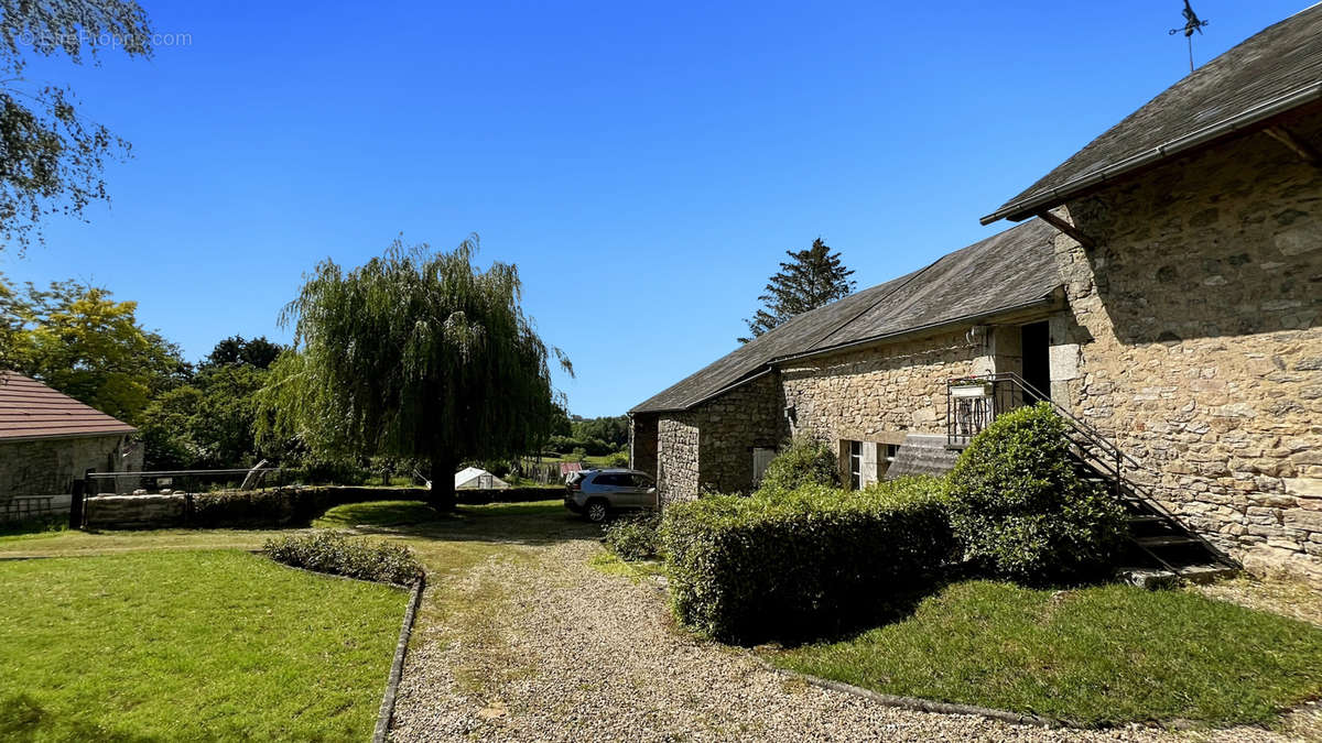 Maison à SAINT-MARTIN-DU-PUY