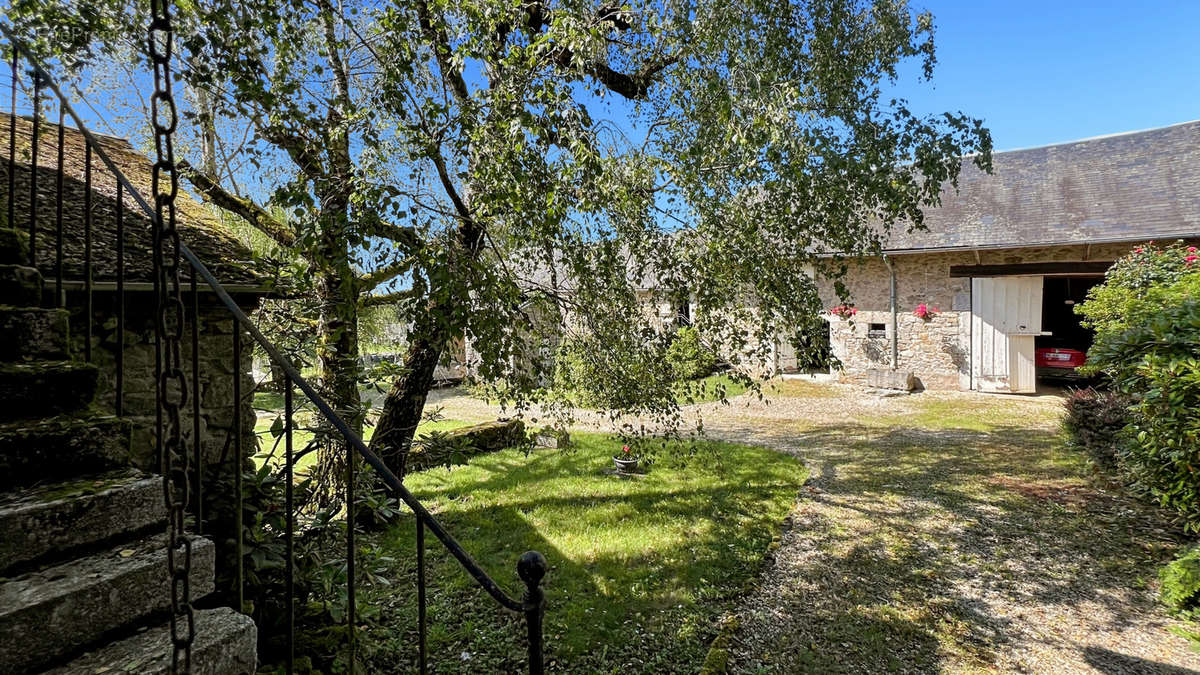 Maison à SAINT-MARTIN-DU-PUY