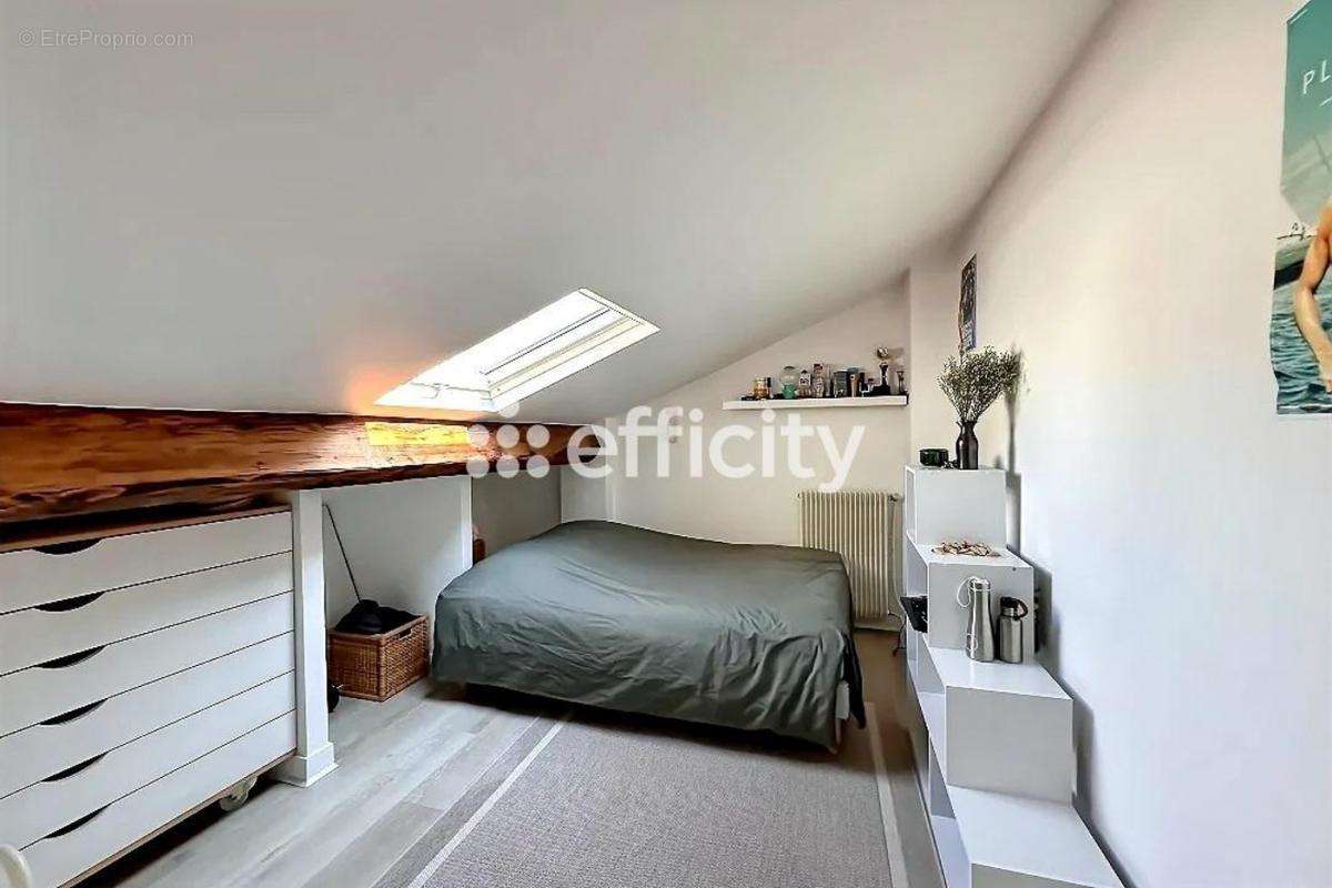 Appartement à PARIS-10E