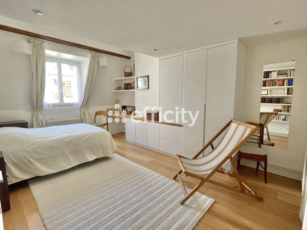 Appartement à PARIS-10E