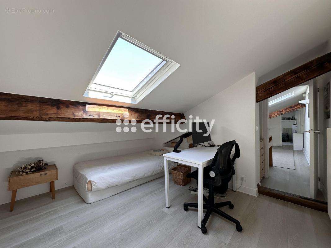 Appartement à PARIS-10E