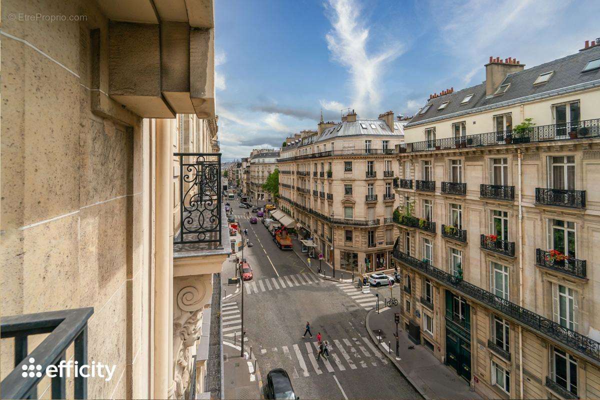 Appartement à PARIS-16E