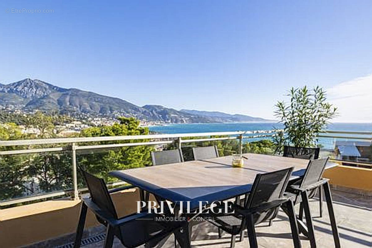 Appartement à ROQUEBRUNE-CAP-MARTIN