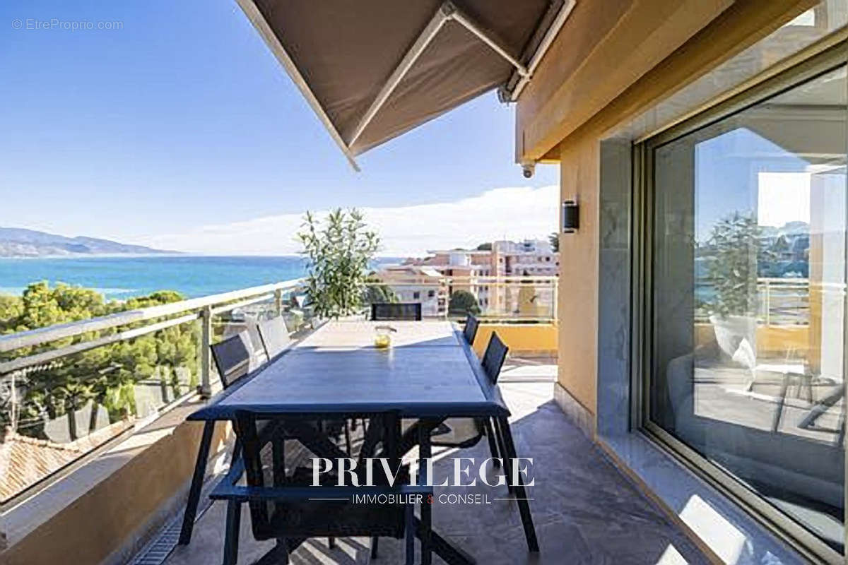 Appartement à ROQUEBRUNE-CAP-MARTIN