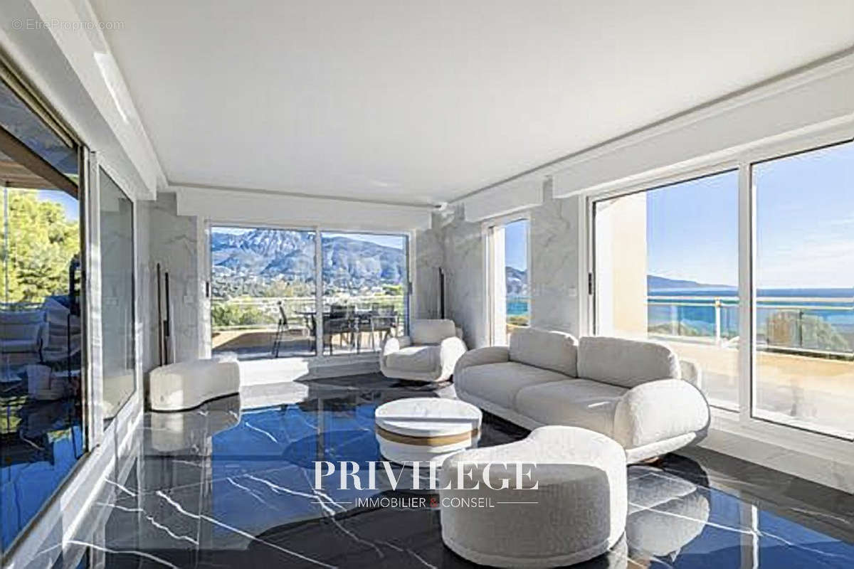 Appartement à ROQUEBRUNE-CAP-MARTIN