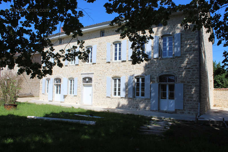 Maison à REVONNAS