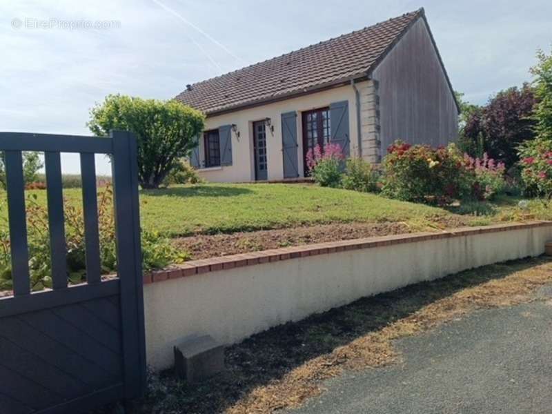 Maison à LES AIX-D&#039;ANGILLON