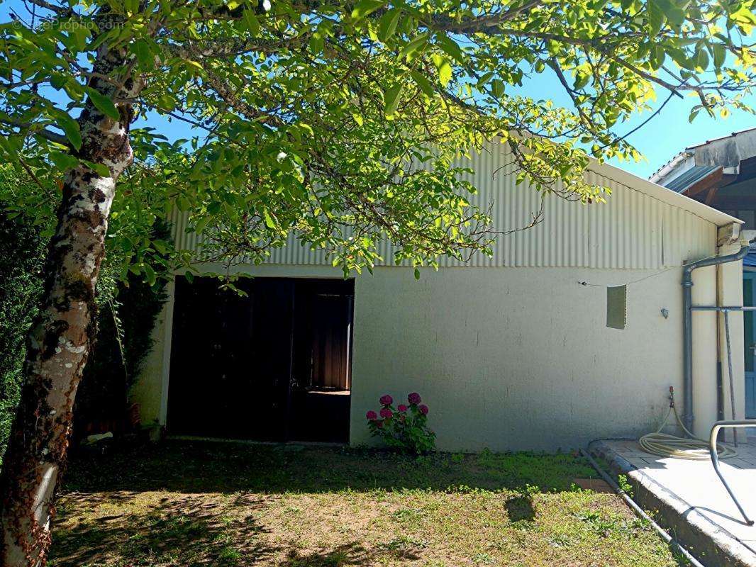 Maison à DONNEZAC