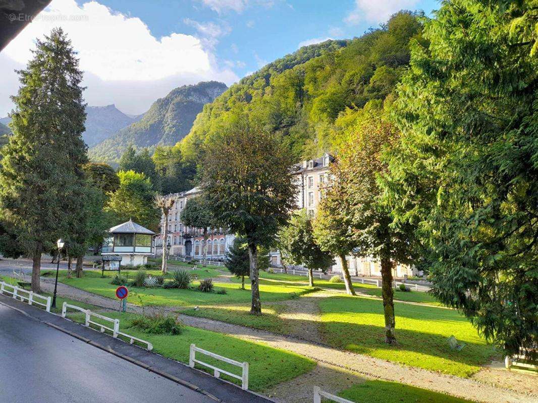 Appartement à EAUX-BONNES