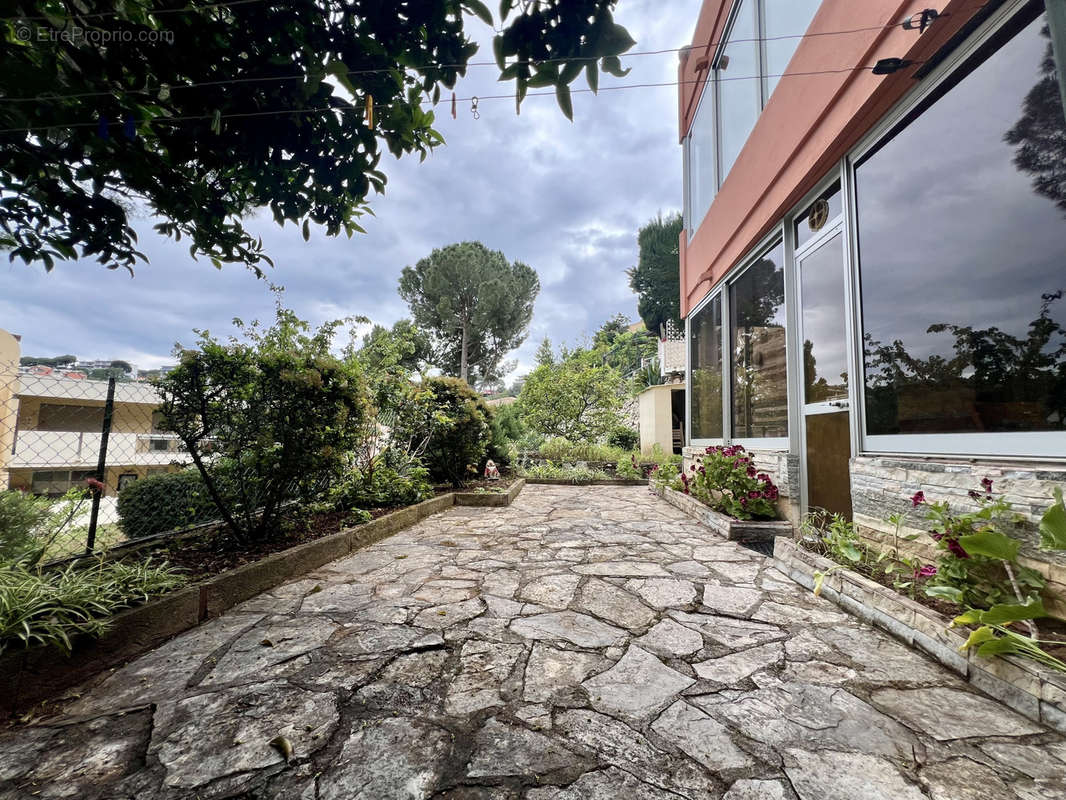 Appartement à ROQUEBRUNE-CAP-MARTIN