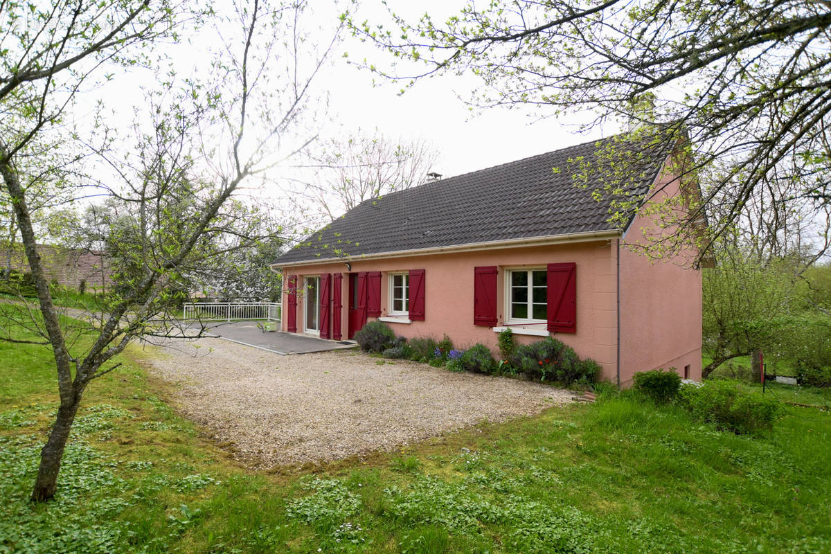 Maison à AVALLON