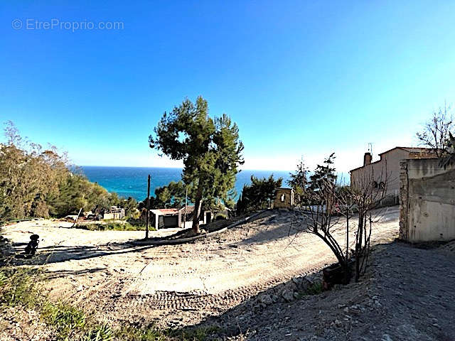 Terrain à MENTON