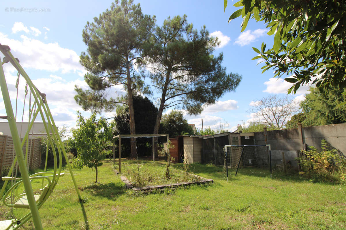 Maison à FENEU